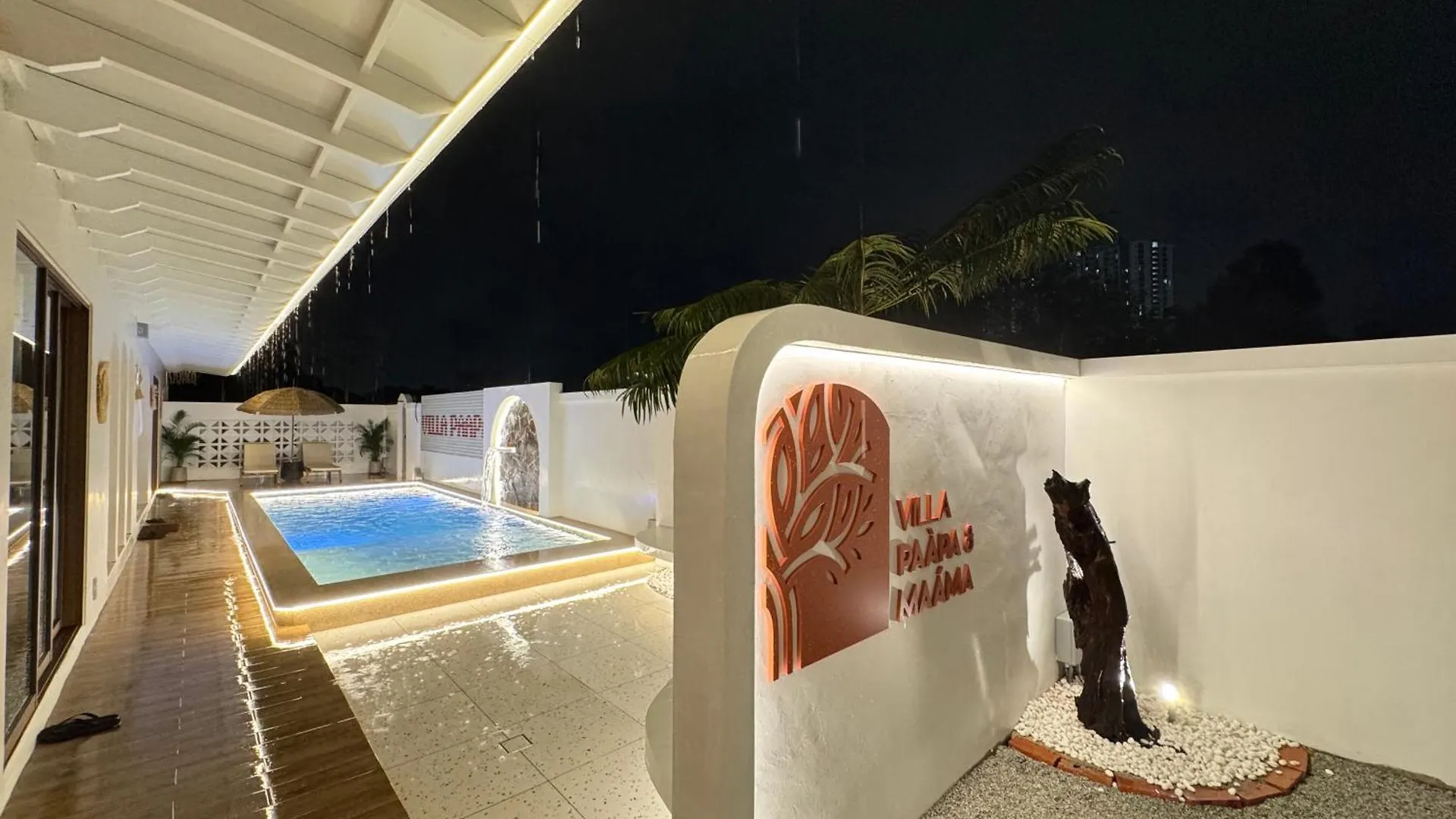 Villa Paapa & Maama Luxurious Private Pool Johor Bahru