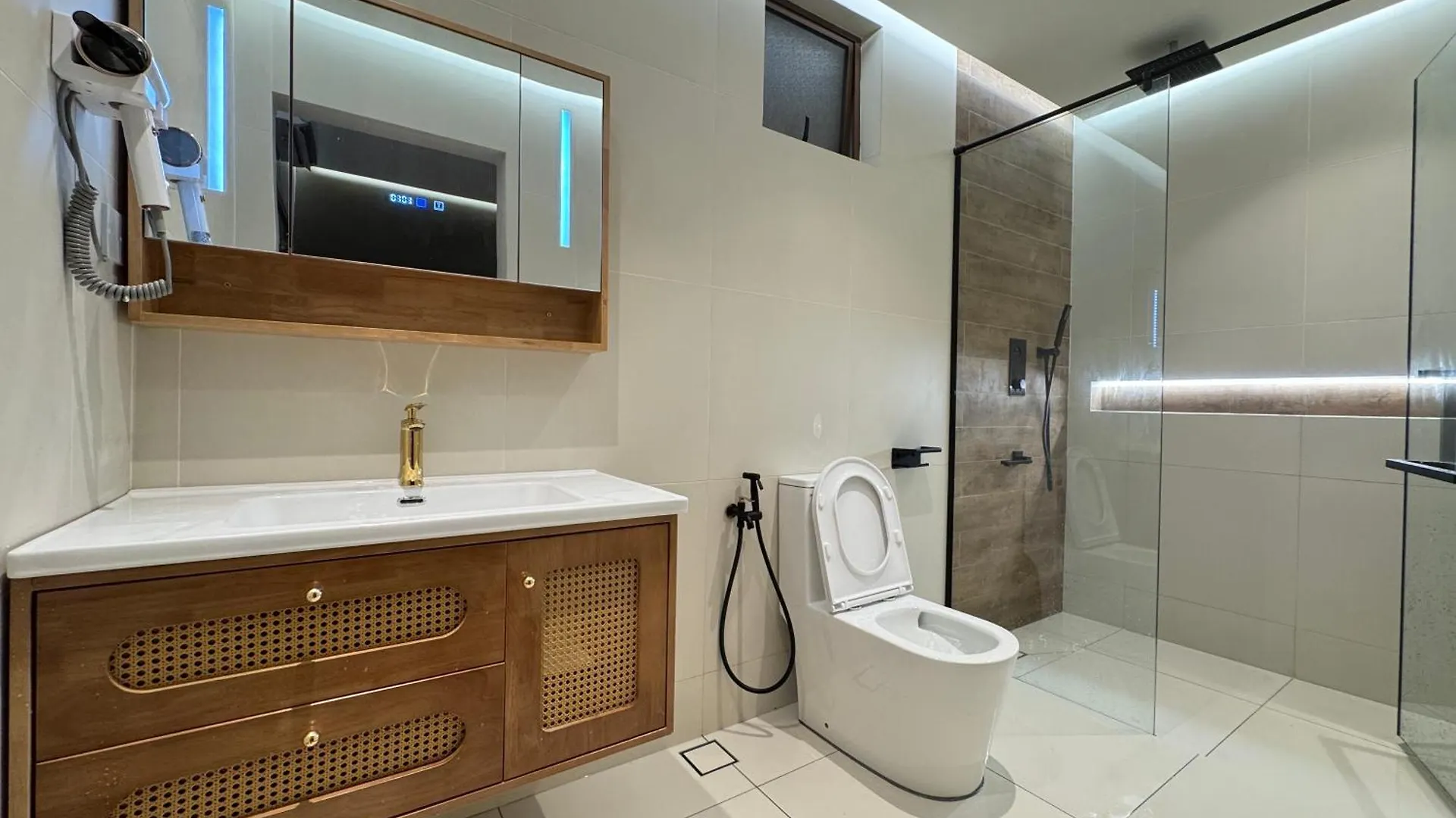 Villa Paapa & Maama Luxurious Private Pool Johor Bahru