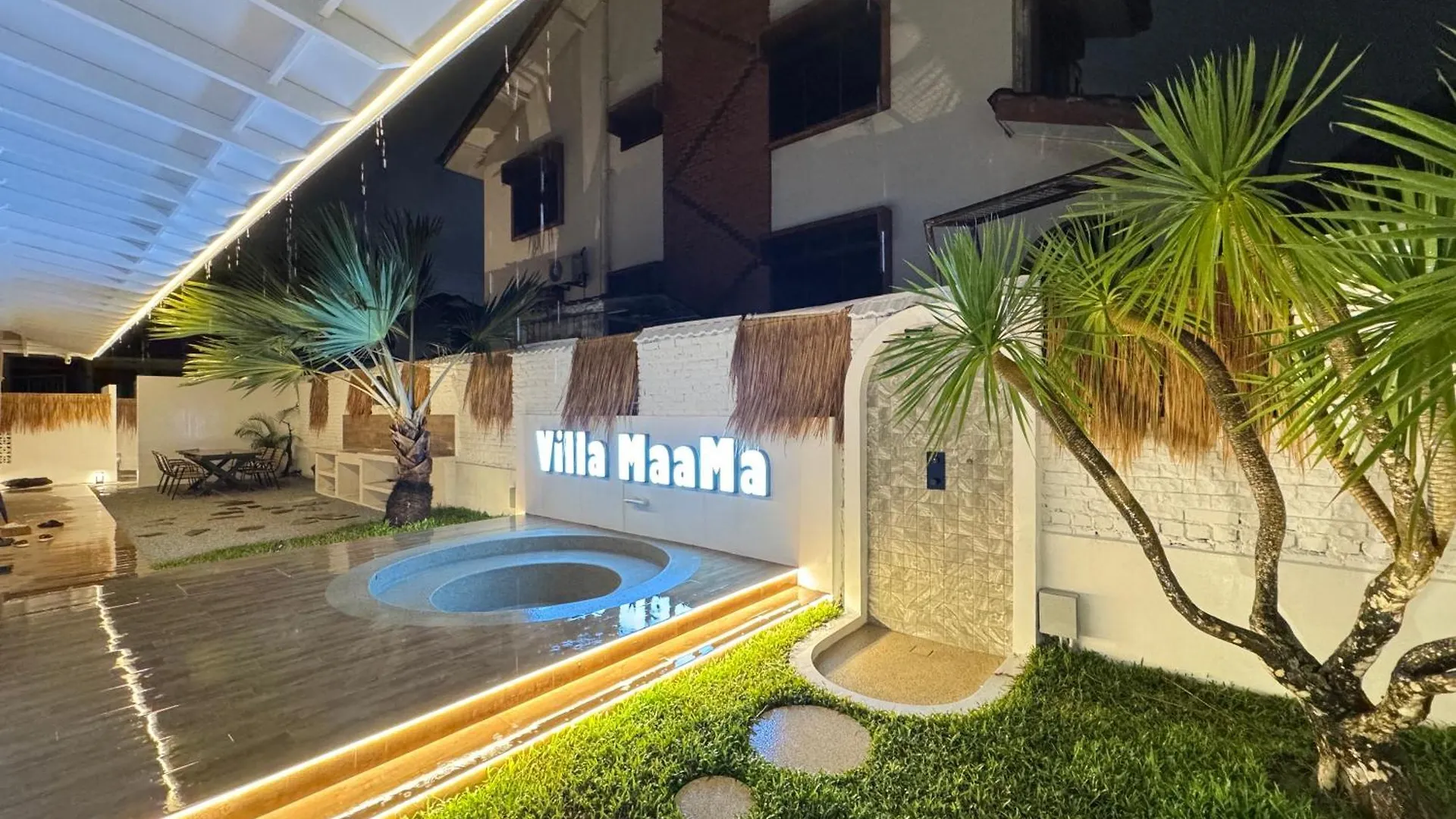 Villa Paapa & Maama Luxurious Private Pool Johor Bahru 0*,  Malaysia