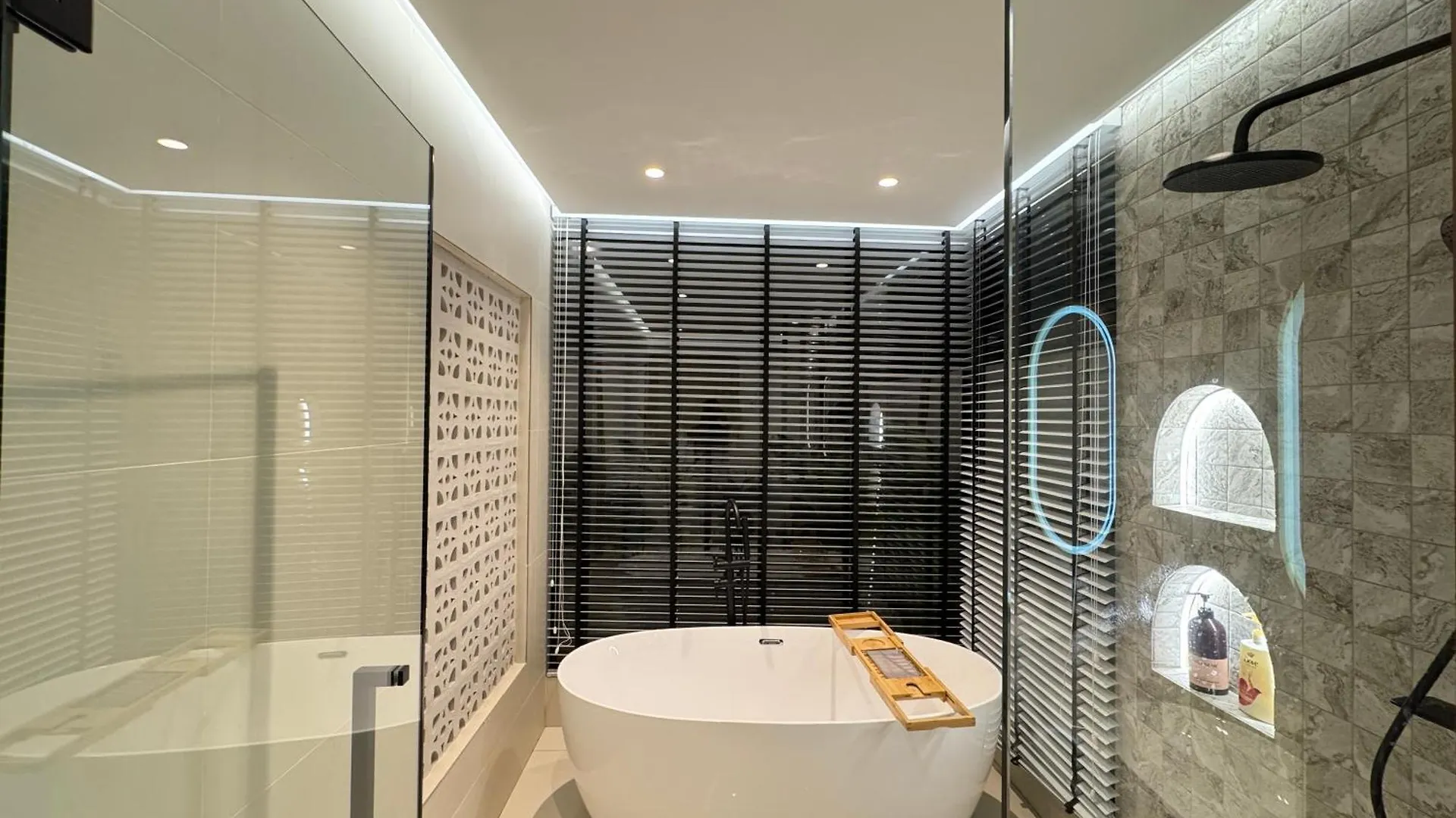 Villa Paapa & Maama Luxurious Private Pool Johor Bahru
