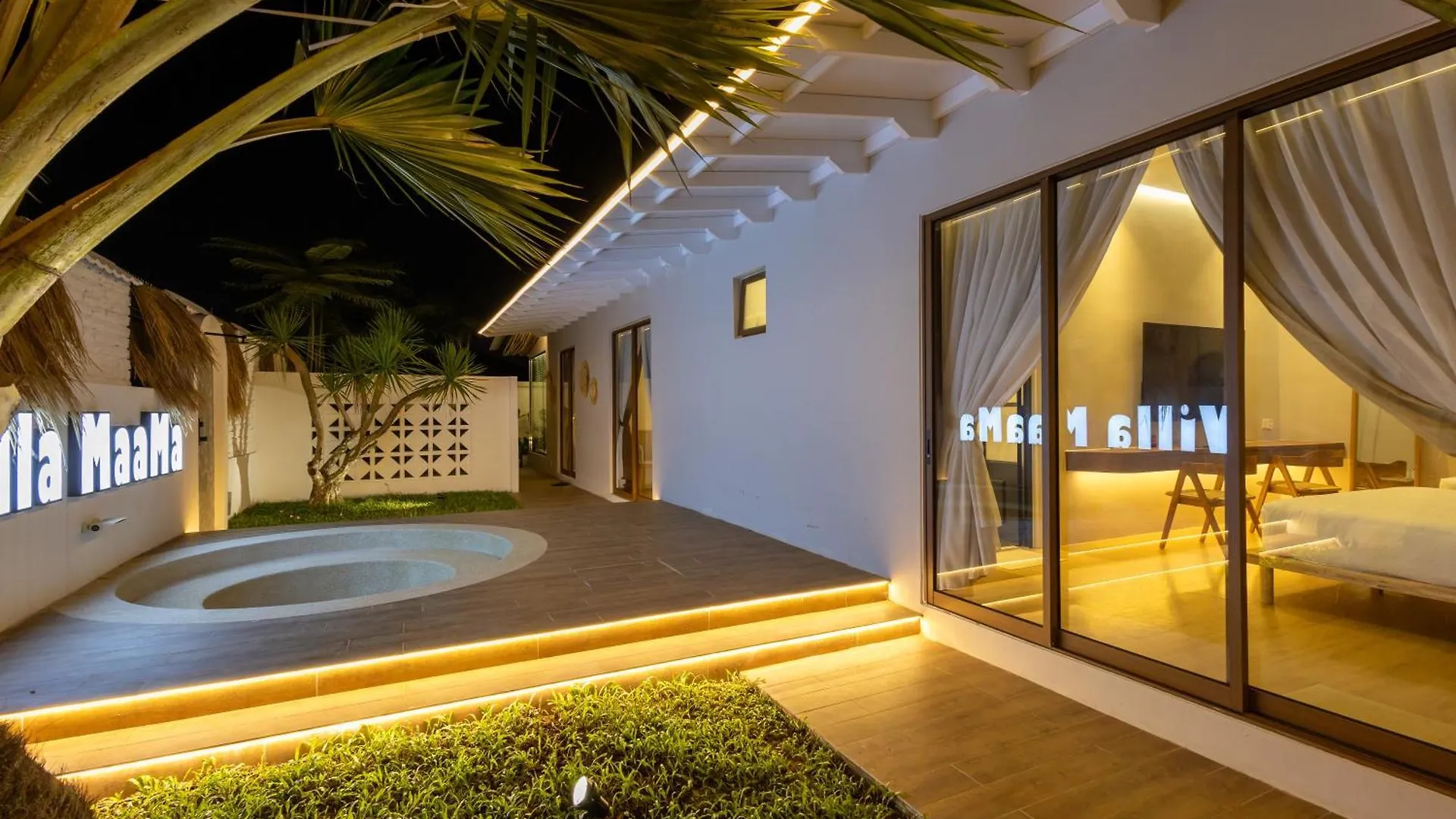 Villa Paapa & Maama Luxurious Private Pool Johor Bahru